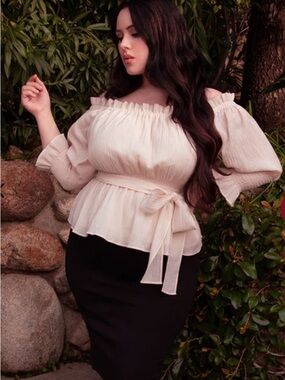 NWT 2x La Femme En Noir ritual peasant top in black